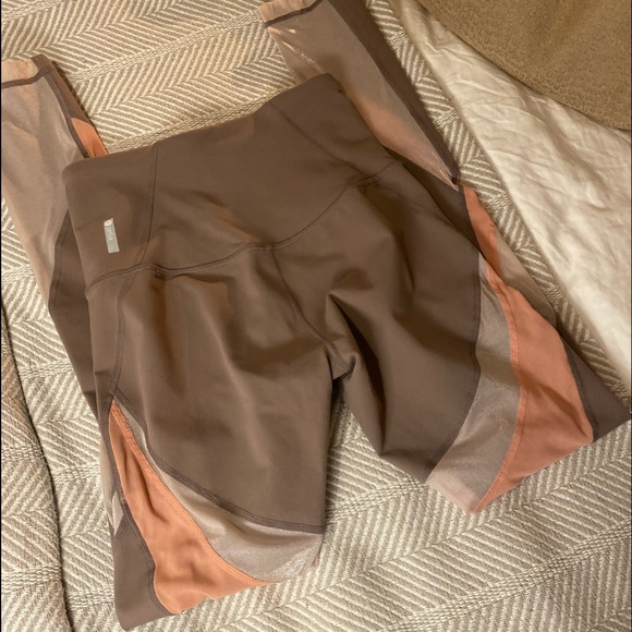 ZELLA High Rise Contrast Workout Legging - Picture 6 of 7